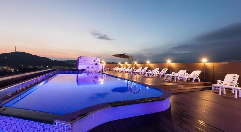Casaloma rooftop pool