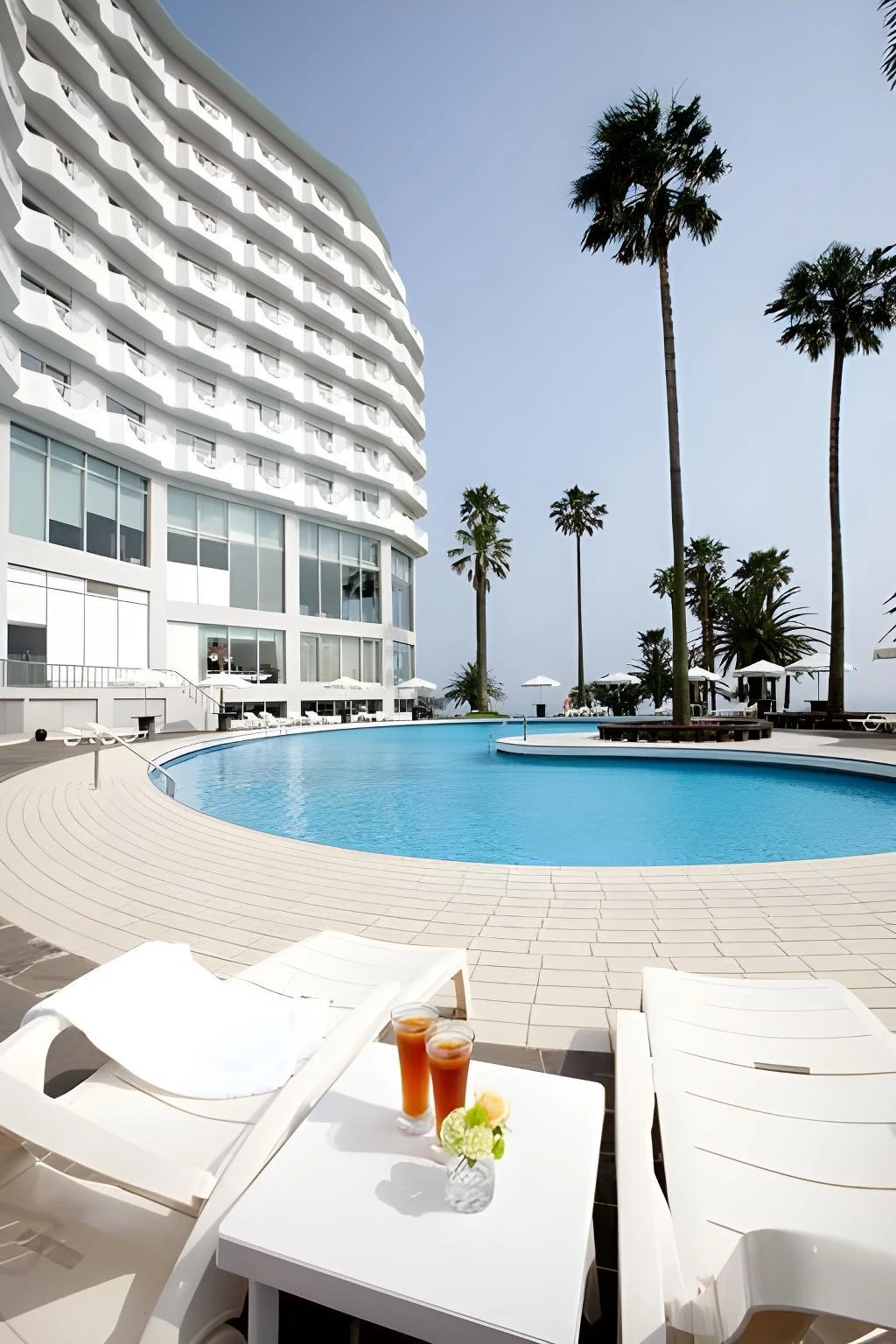 Outdoor pool at Seogwipo KAL Hotel