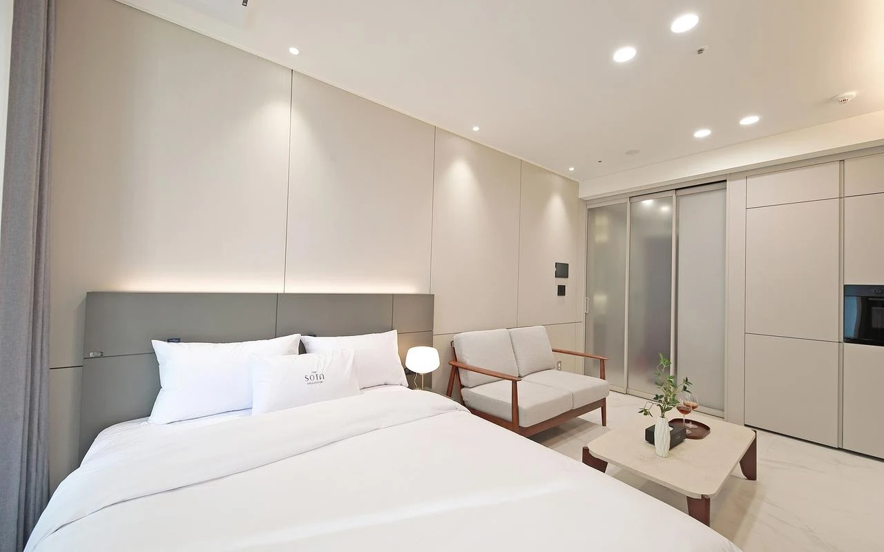 Real Korea travel scene related to Four suitcases are open. The bottleneck is no longer the bed: how should four adults room in Busan? 2