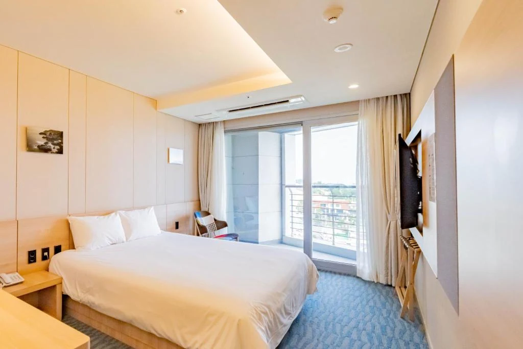 Guest room at Hotel Bridge Seogwipo