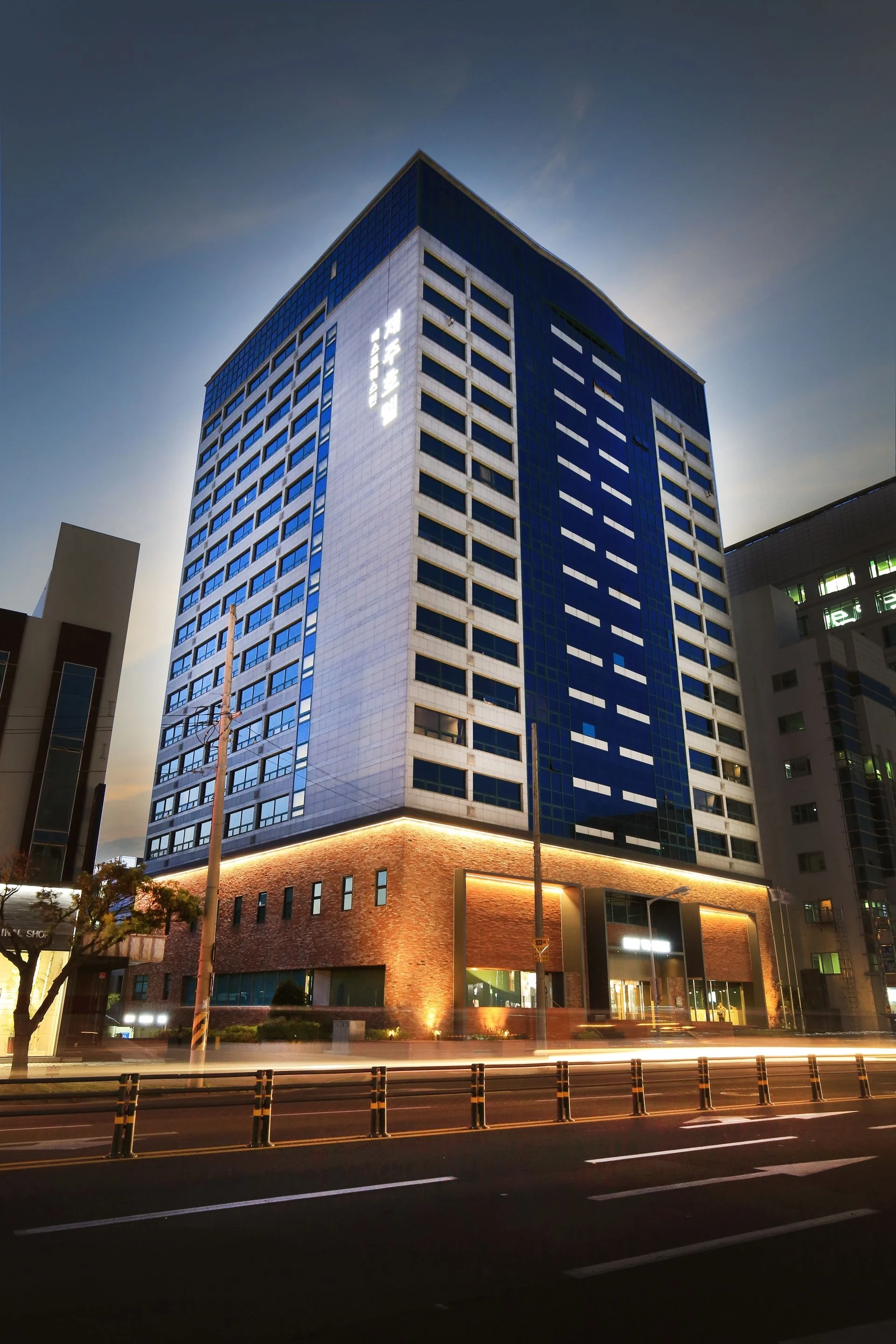 Exterior of Best Western Jeju Hotel at 27 Doryeong-ro