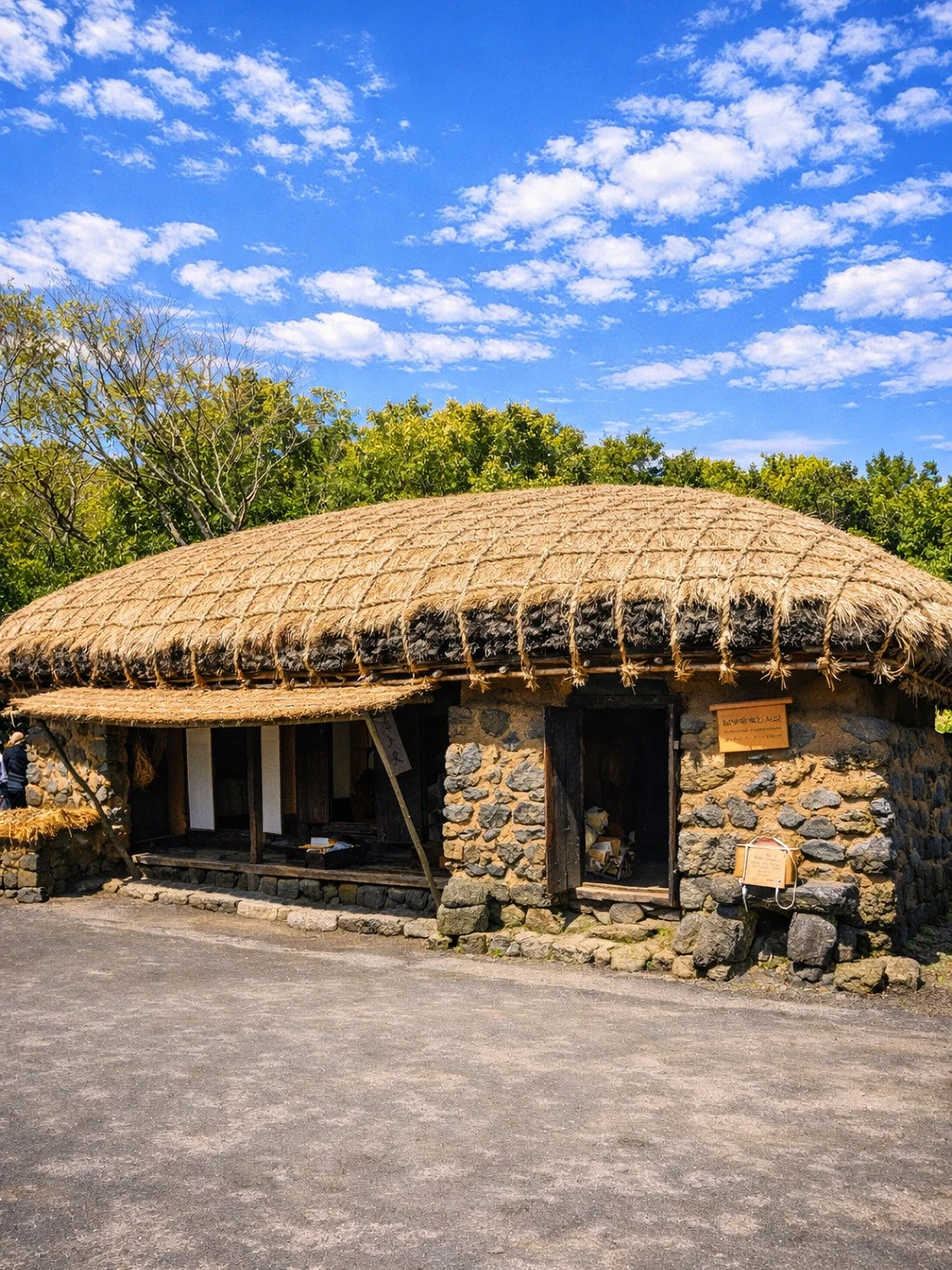 Real Korea travel scene related to Jeju Folk Village Tickets: Same Gate, Four Different Products 3