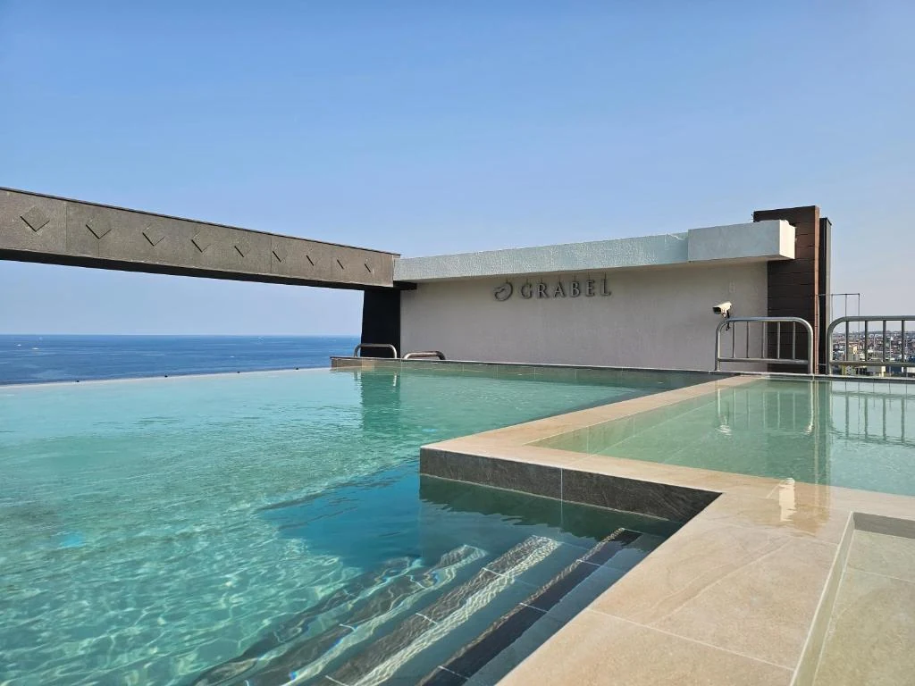 Real rooftop infinity pool at Grabel Hotel Jeju