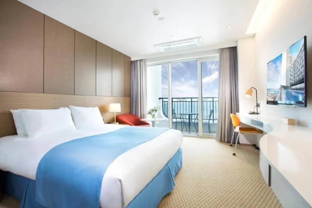 Real Agoda property listing room and balcony at Hotel Whistlelark Jeju