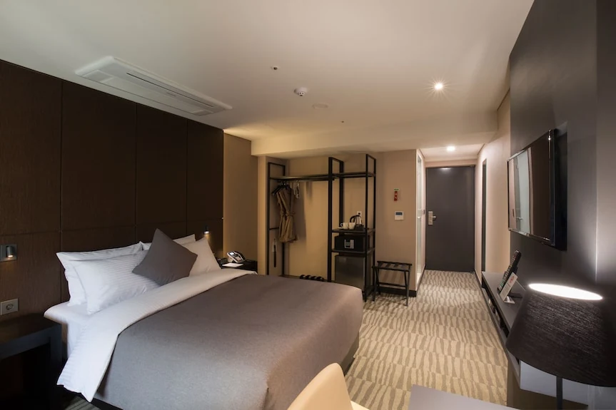Inside the Hotel Foret Premier Nampo Standard Double room type