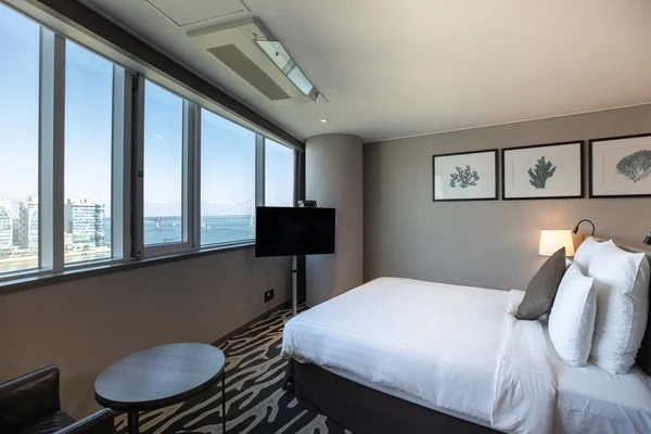 Kent Hotel Gwangalli Ocean View room real photos; from the window you can see the sea of Gwangan-ri and Gwangan Bridge