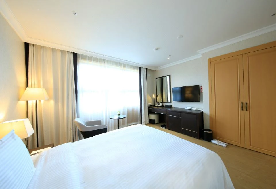 Jeju Booyoung Hotel guest room