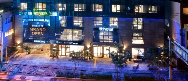 Hotel tt Seomyeon entrance at night