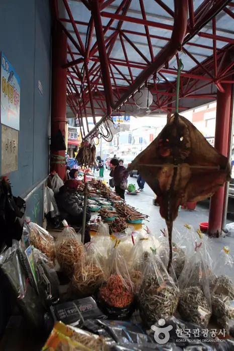 Dried seafood sold at Gangneung Jungang Market