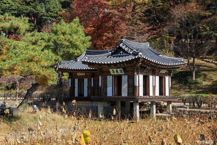 Hwallaejeong Pavilion at Seongyojang House