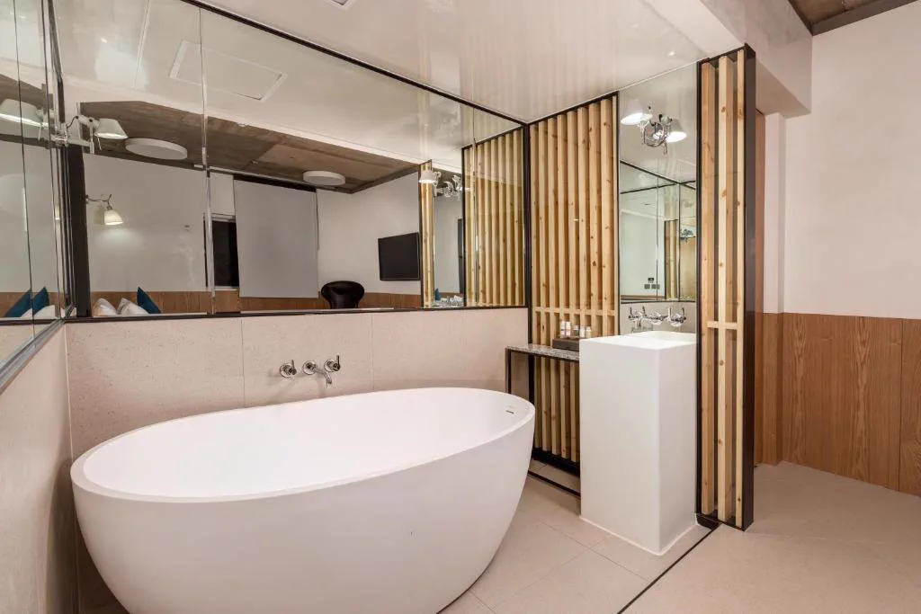 Bathroom inside Delight Hotel Jamsil