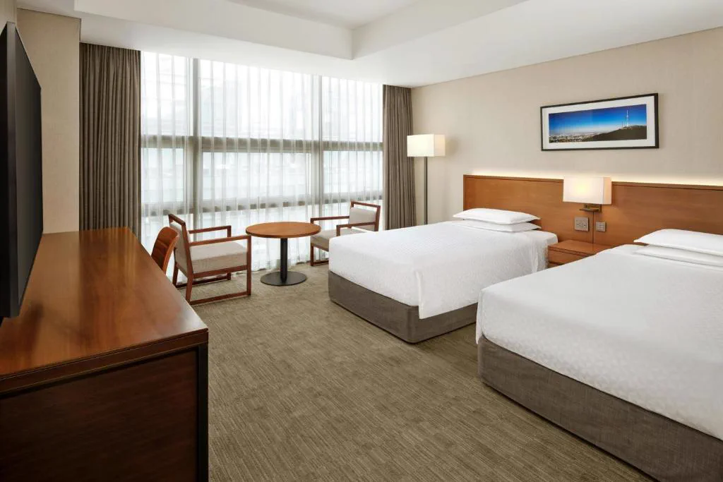 Guest room at Four Points by Sheraton Josun, Seoul Station