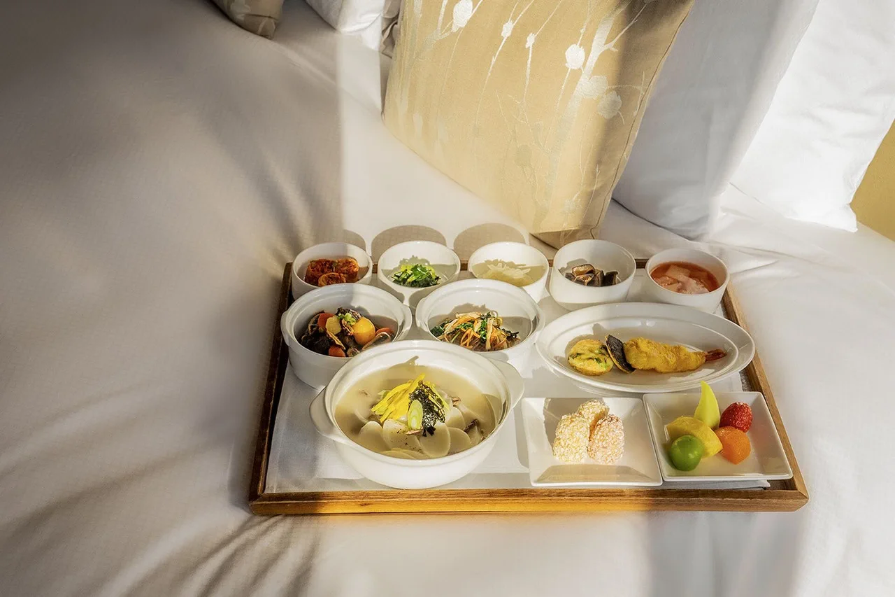 Real Korea travel scene related to Lotte Hotel Seoul or Westin Josun Seoul? Choose the friction you want to remove 3