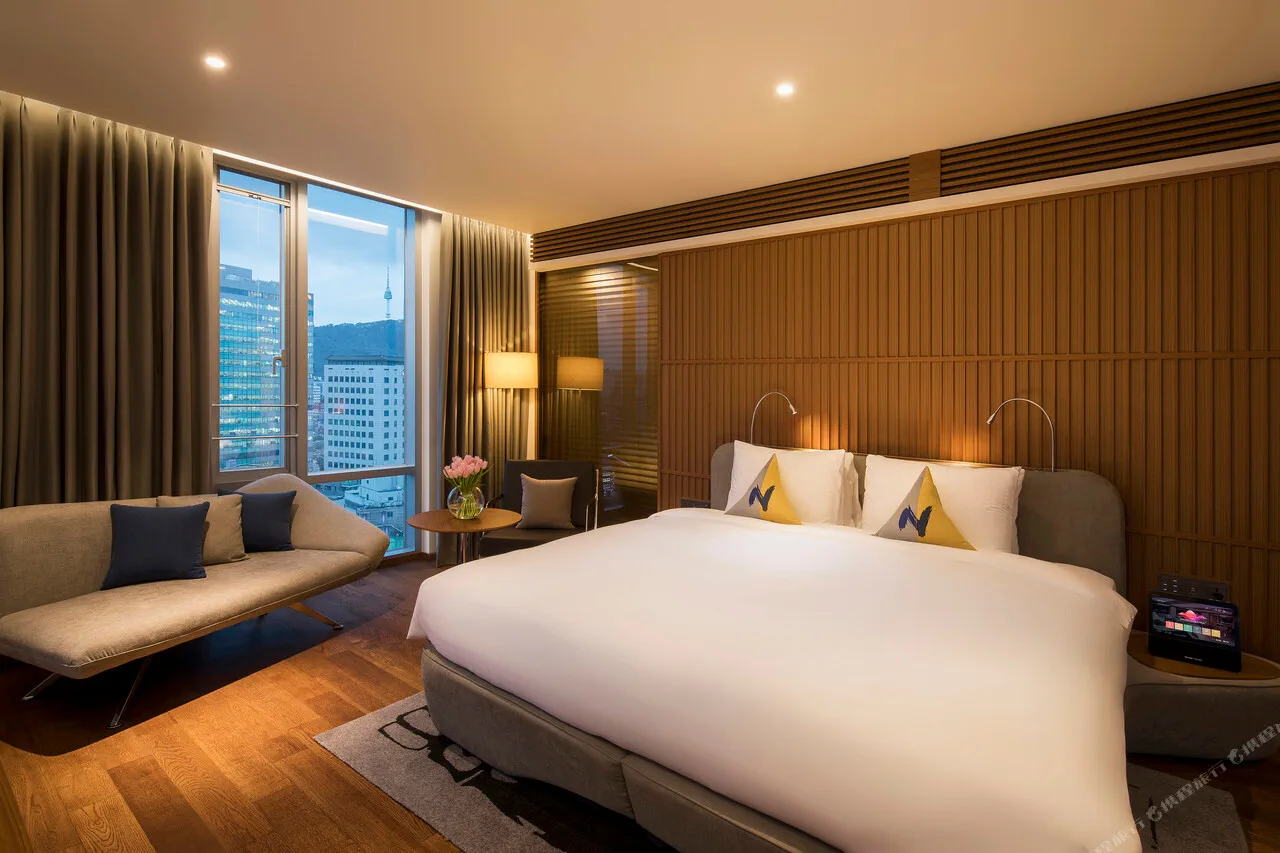 Guest room at Novotel Ambassador Seoul Dongdaemun