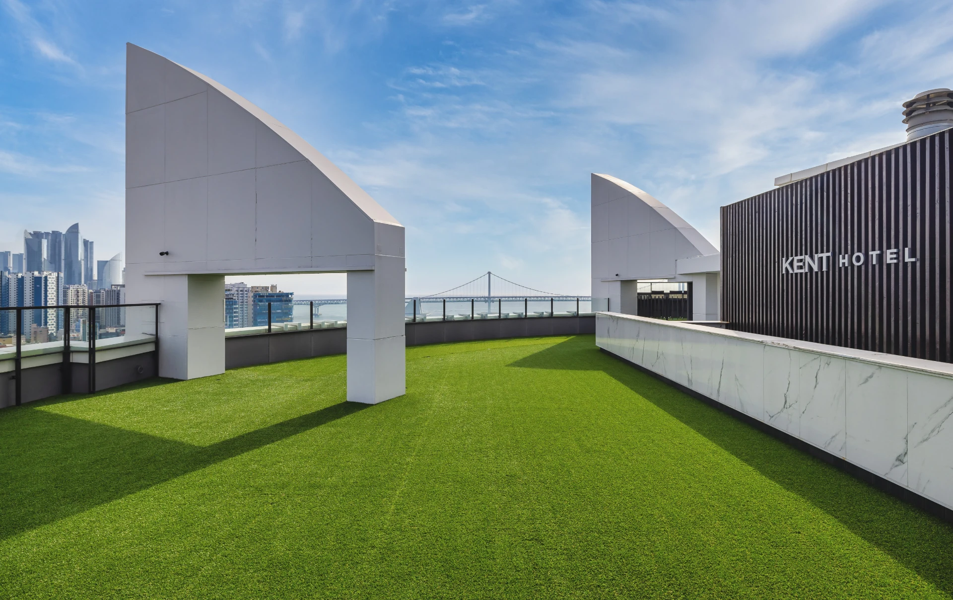 Real photo of Kent Hotel Gwangalli Rooftop.