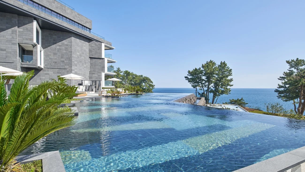 JW Marriott Jeju RE FRESH outdoor pool