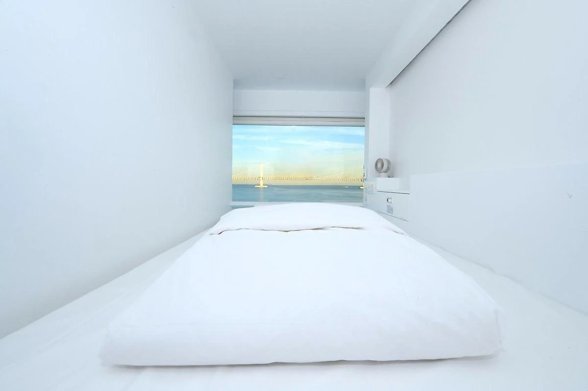 Official Hotel 1 capsule room photo