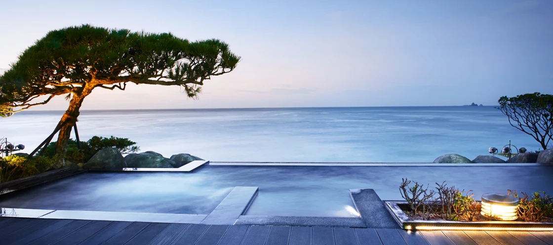 Paradise Hotel Busan — CIMER infinity ocean-view spa night views (official real photos)