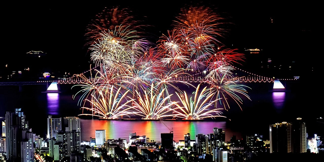Real Korea travel scene related to Gwangalli fireworks-view hotel rooms: do not treat “Ocean View” as a fireworks guarantee 2