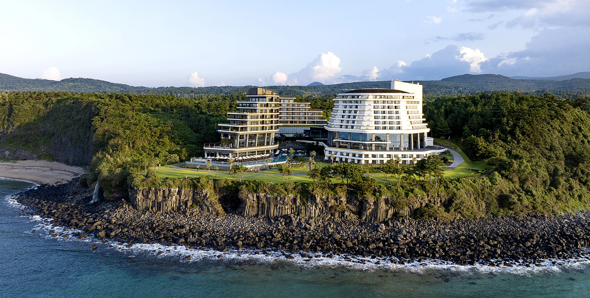Parnas Hotel Jeju on the Jungmun coast