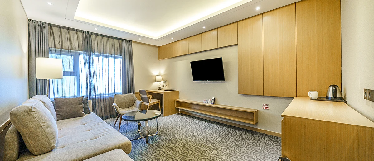 Hotel Foret Premier Nampo Suite: real room photos with a separate living room