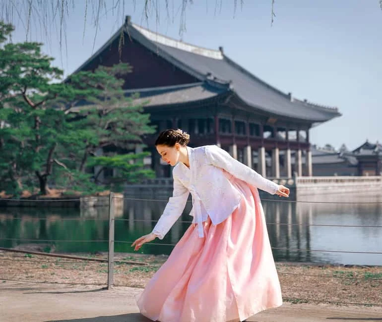 On-site professional hanbok photography experience at Gyeongbokgung